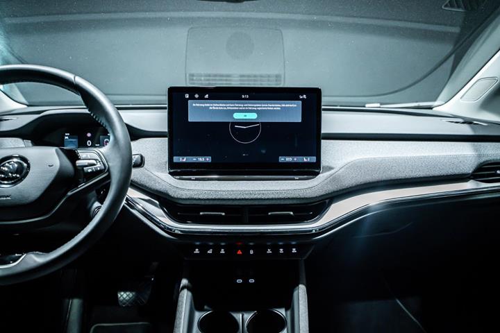 Grå Skoda Enyaq fra 2025