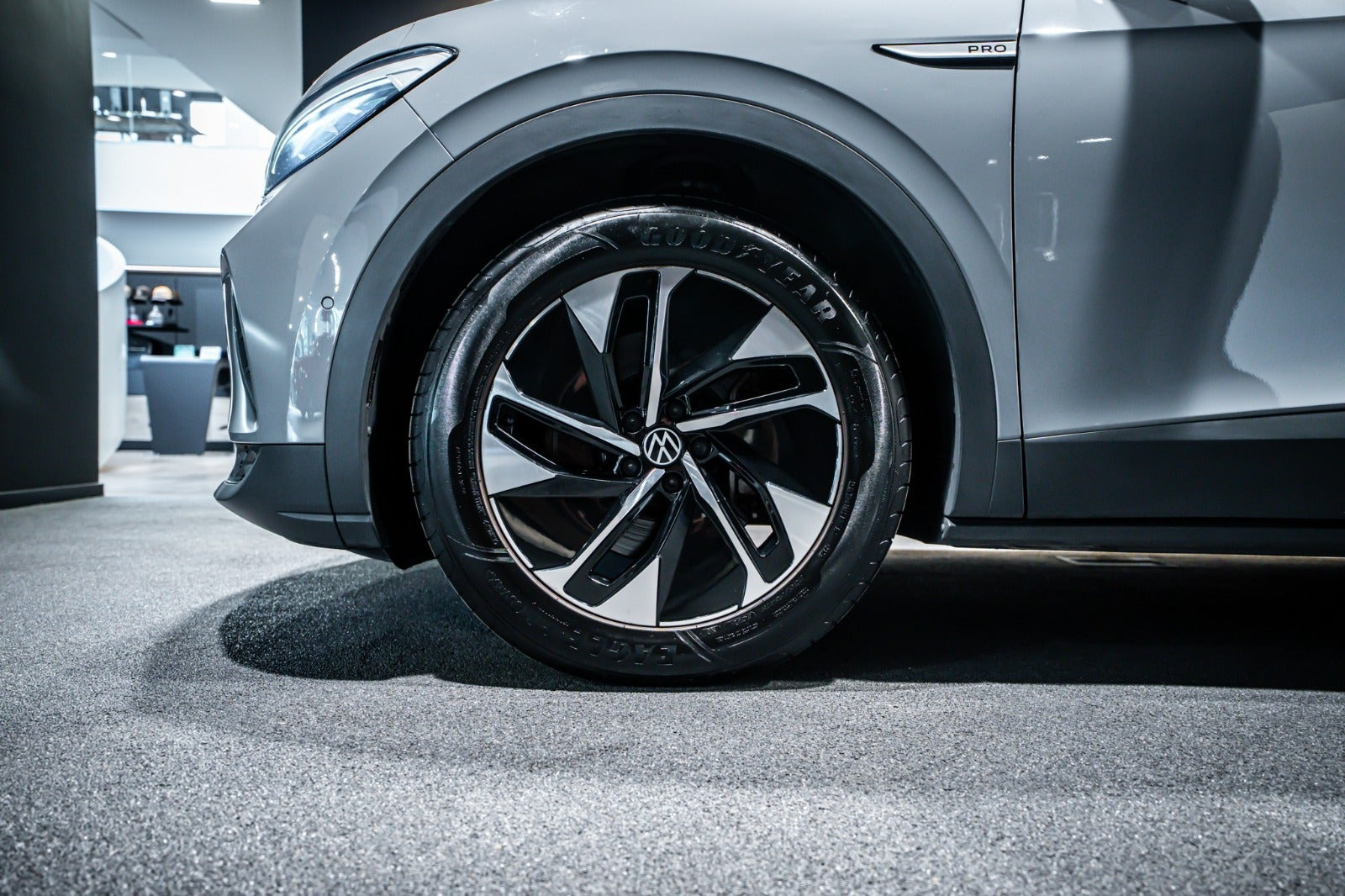 Grå VW ID.4 fra 2023