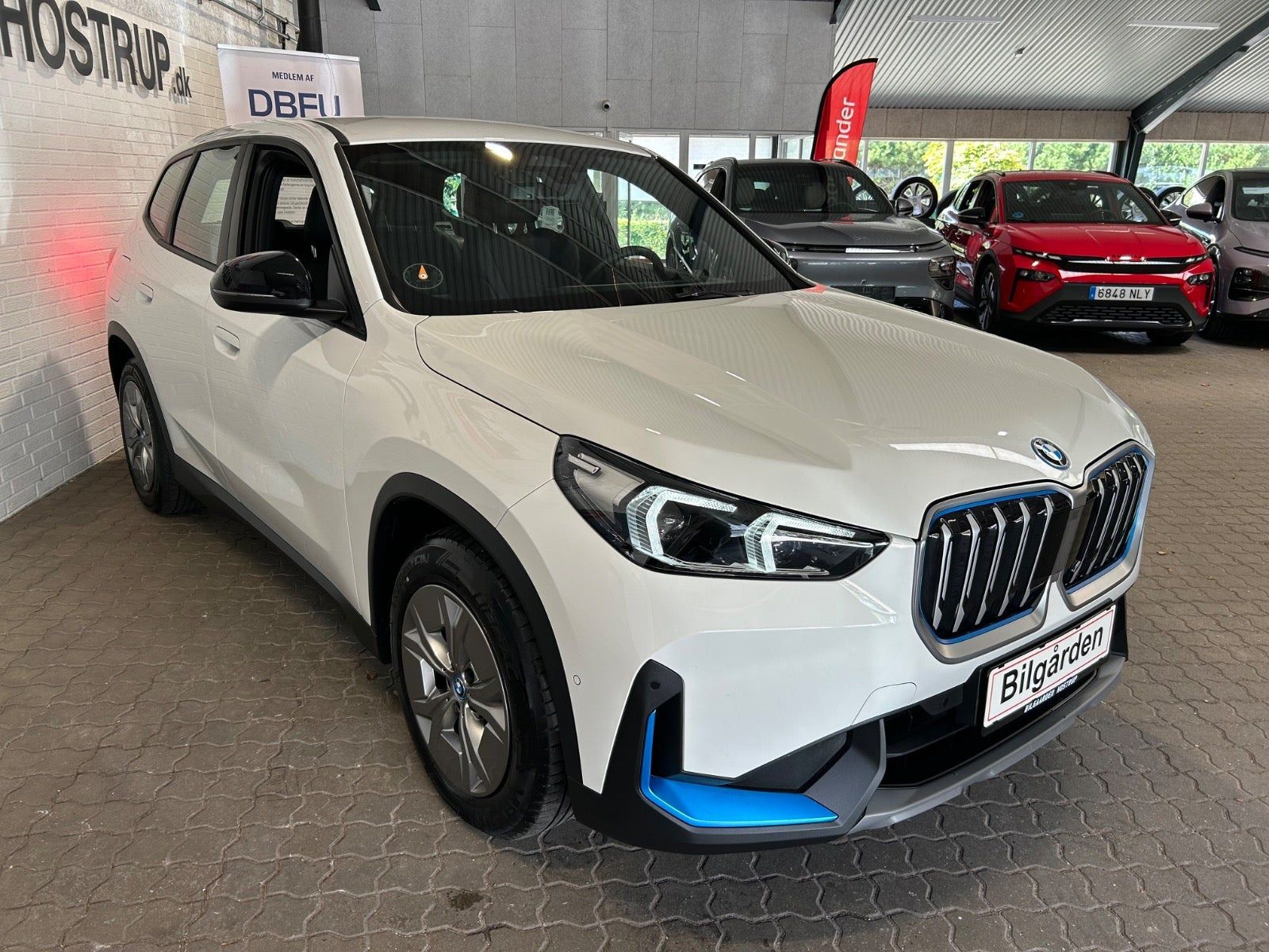 Hvid BMW iX1 fra 2023