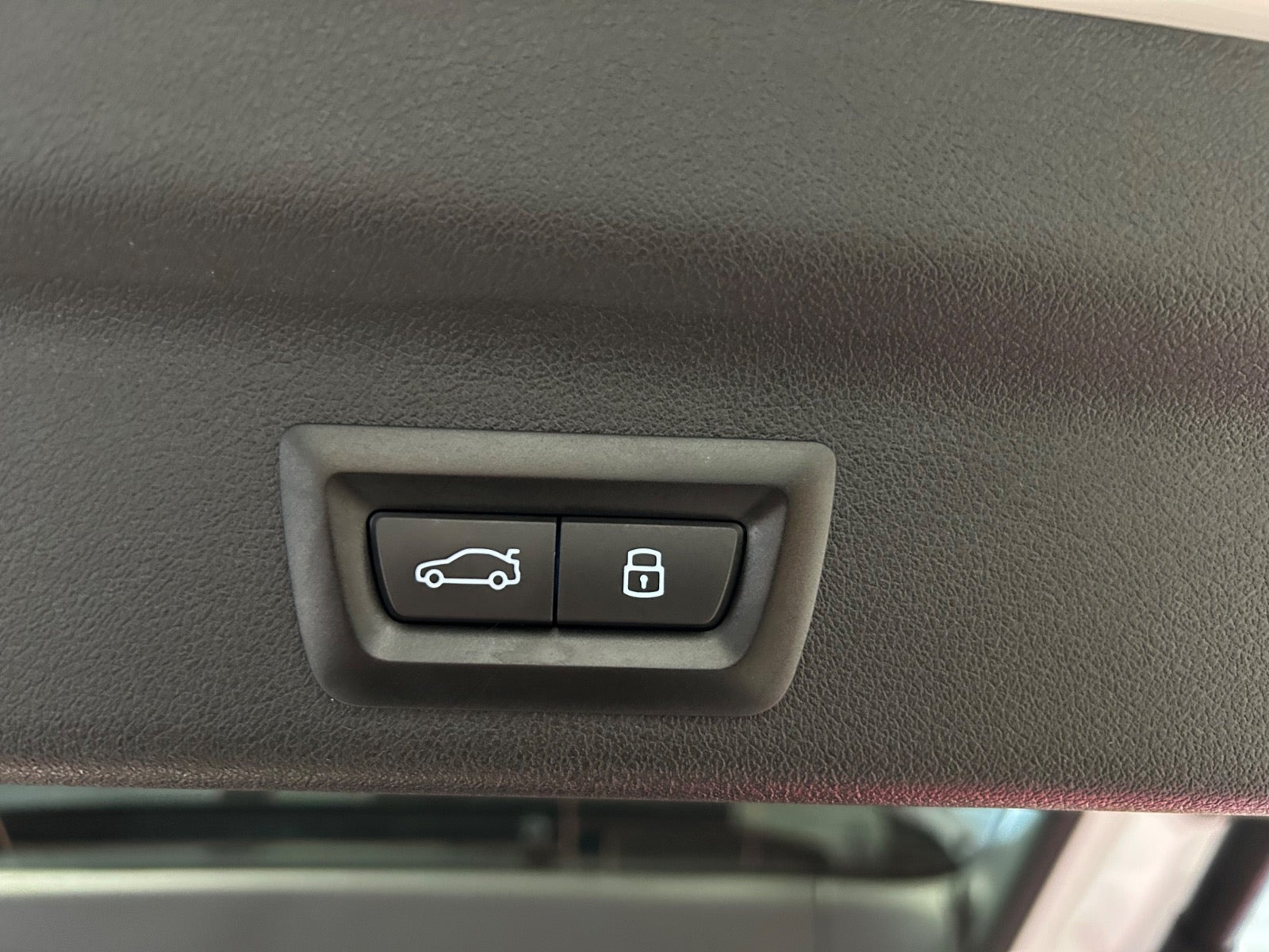 Hvid BMW iX1 fra 2023