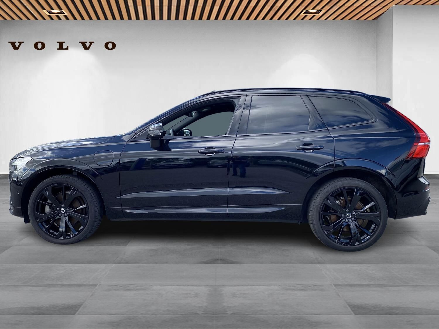 Sort Volvo XC60 fra 2024