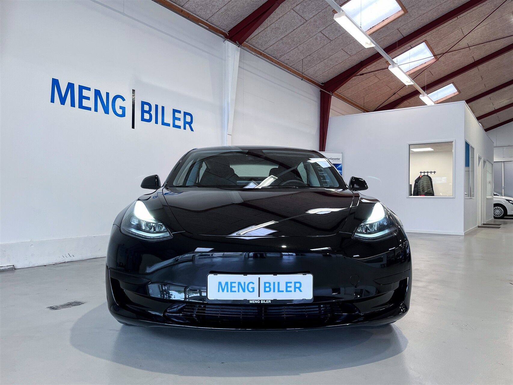 Sort Tesla Model 3 fra 2023