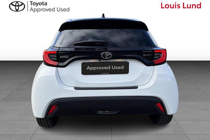Hvid Toyota Yaris fra 2026