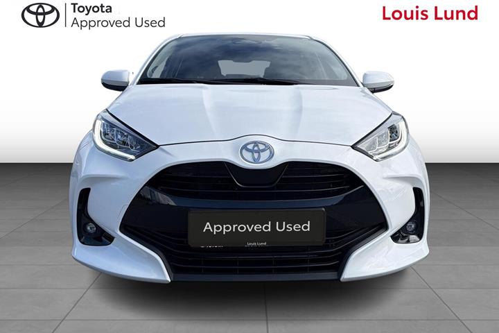 Hvid Toyota Yaris fra 2026