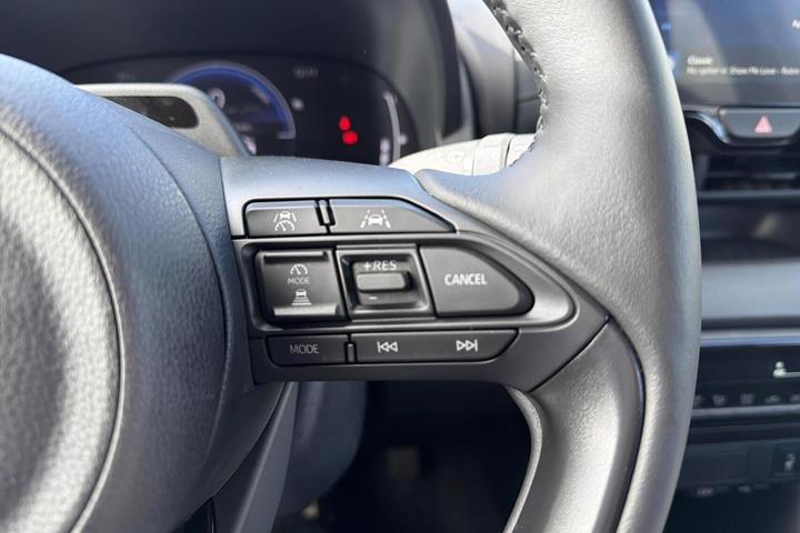 Hvid Toyota Yaris fra 2026