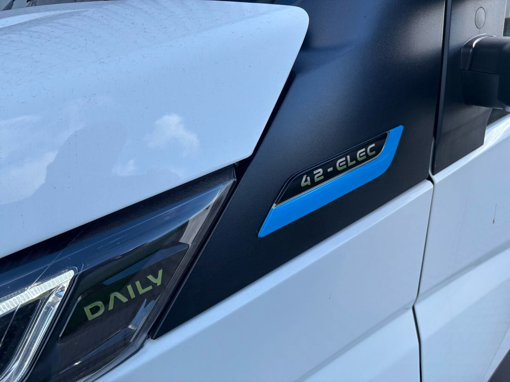 Hvid Iveco eDaily fra 2025