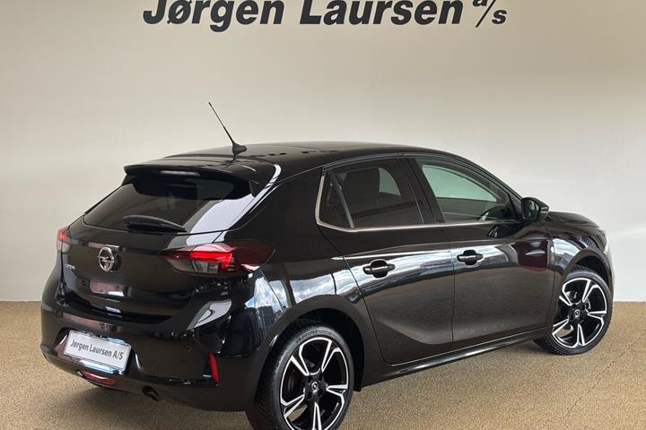 Sort Opel Corsa fra 2021