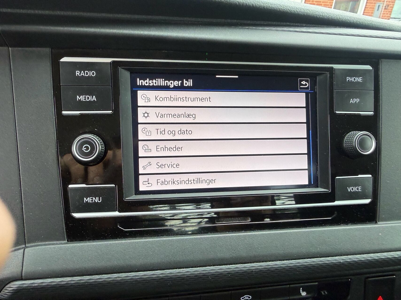 Hvid VW Transporter fra 2022