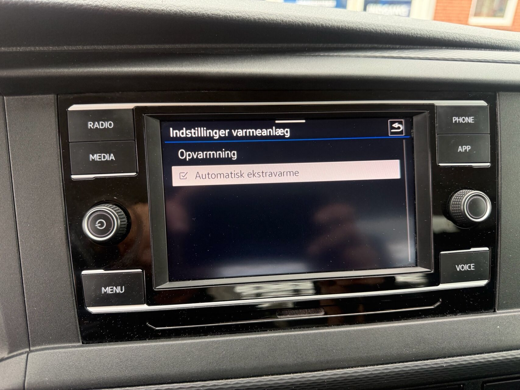 Hvid VW Transporter fra 2022