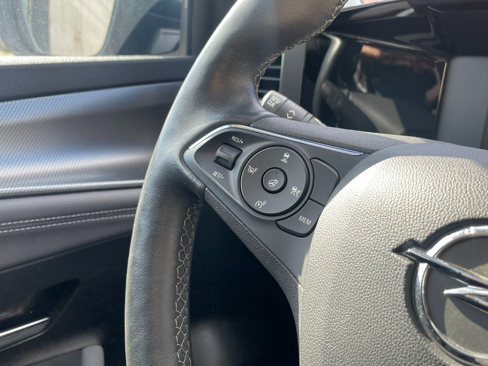 Sort Opel Mokka-e fra 2024