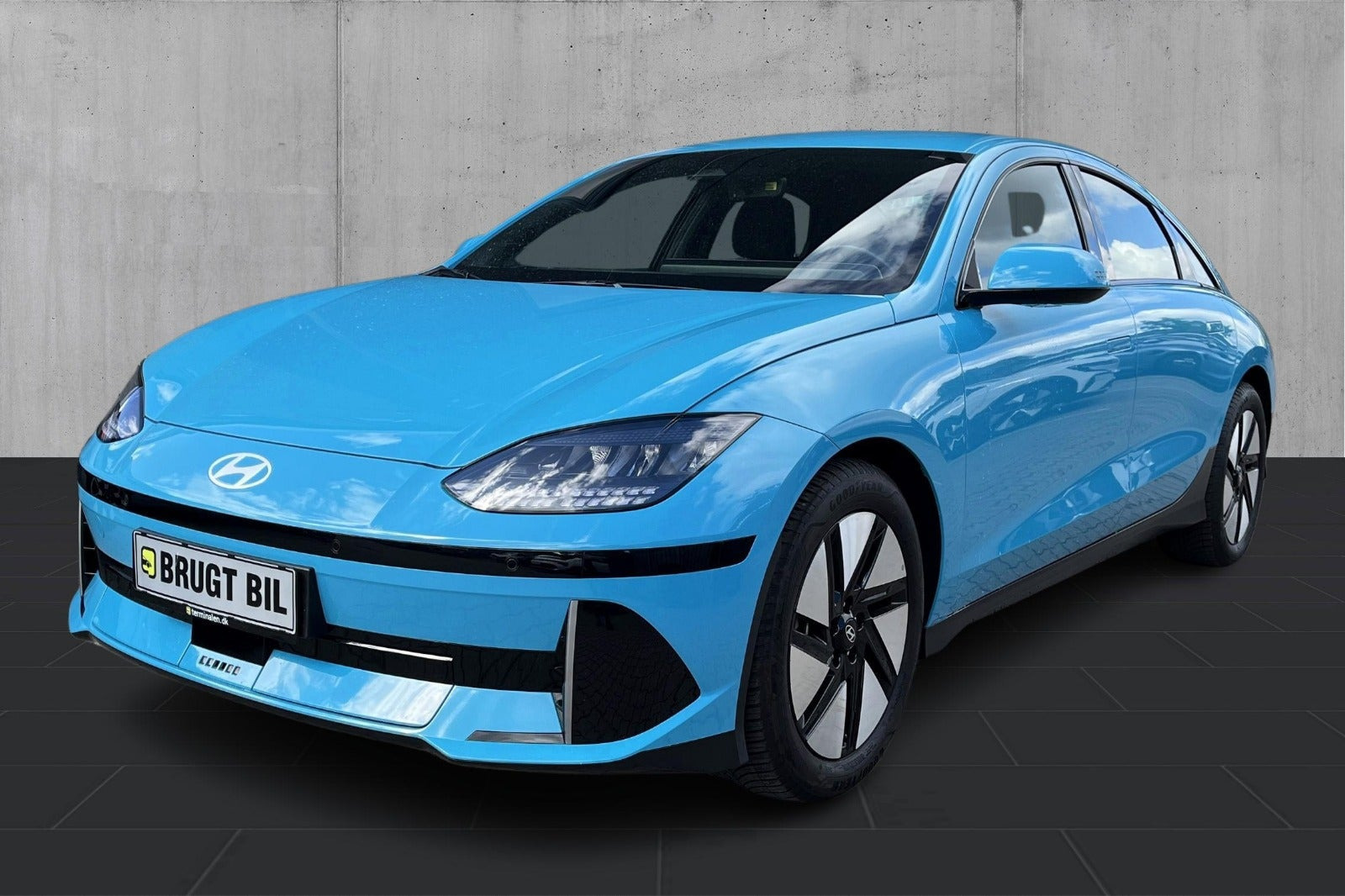 Turquoise Hyundai Ioniq 6 fra 2024
