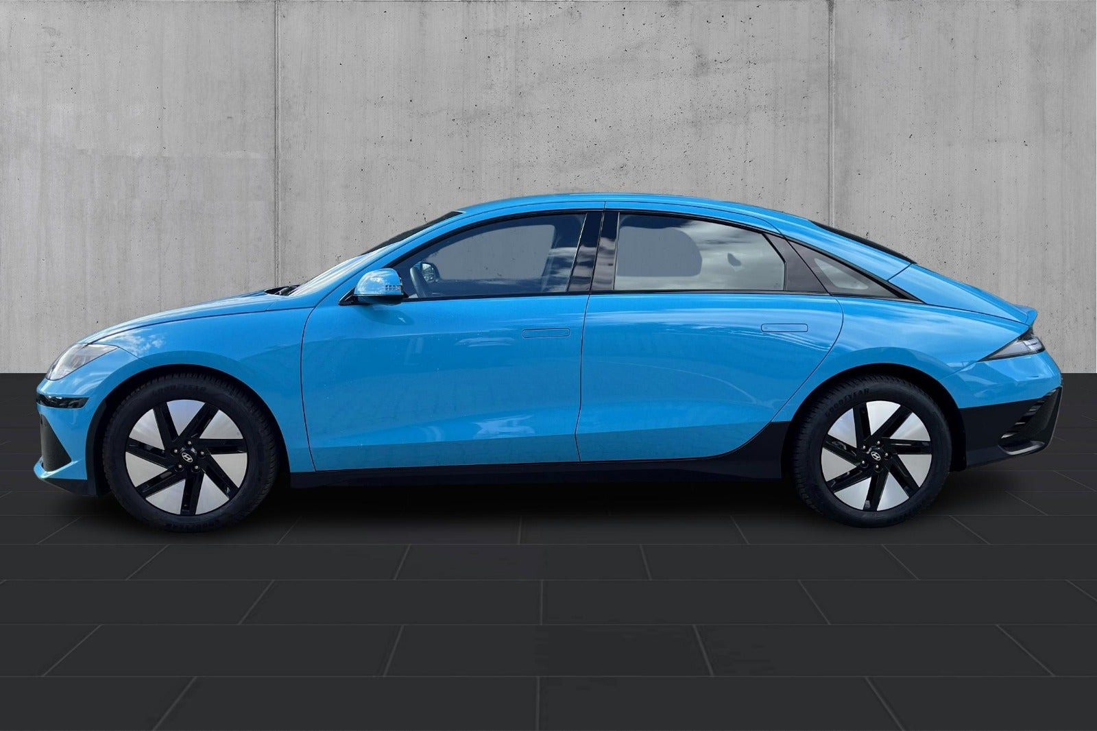 Turquoise Hyundai Ioniq 6 fra 2024