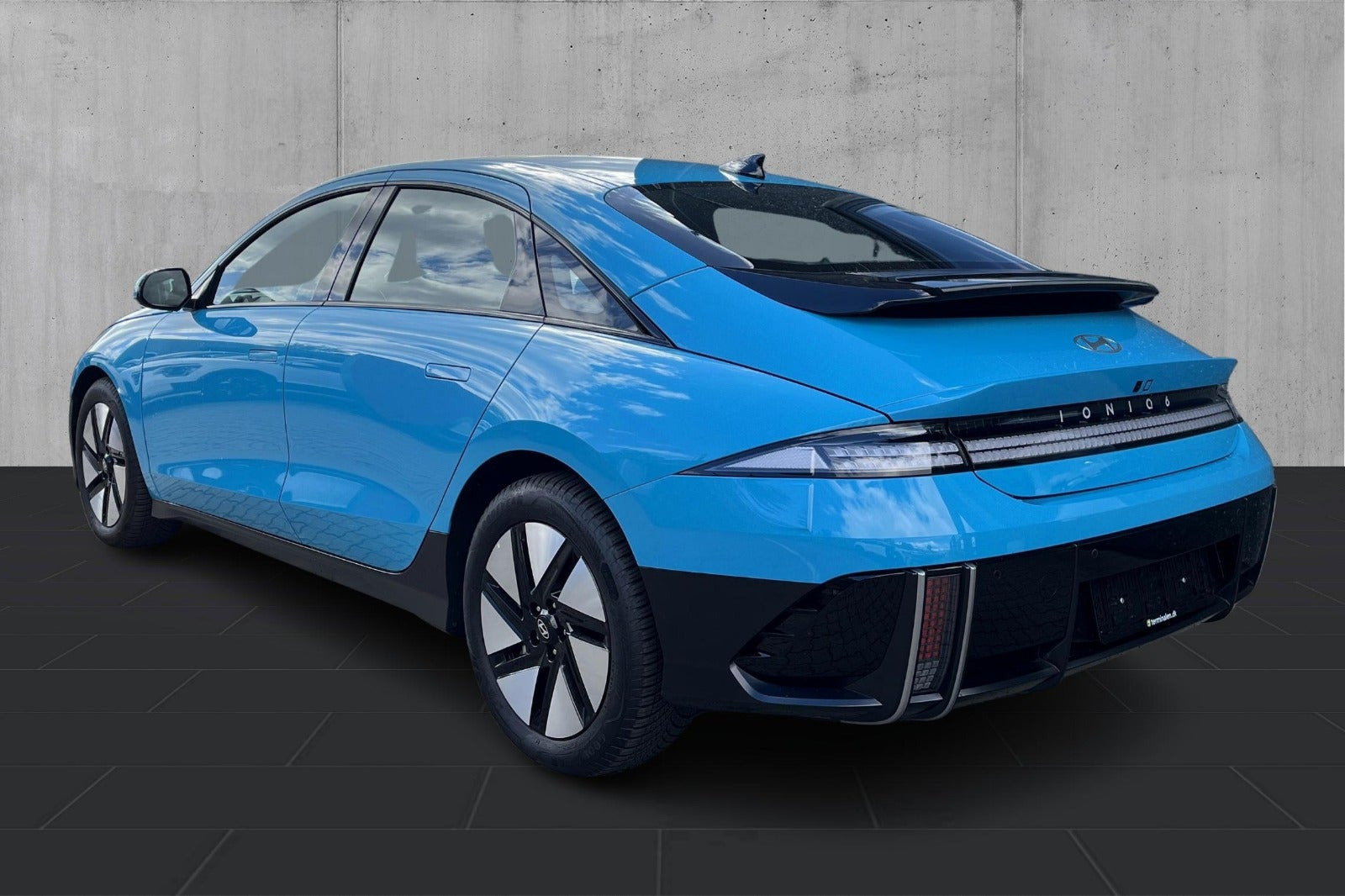 Turquoise Hyundai Ioniq 6 fra 2024
