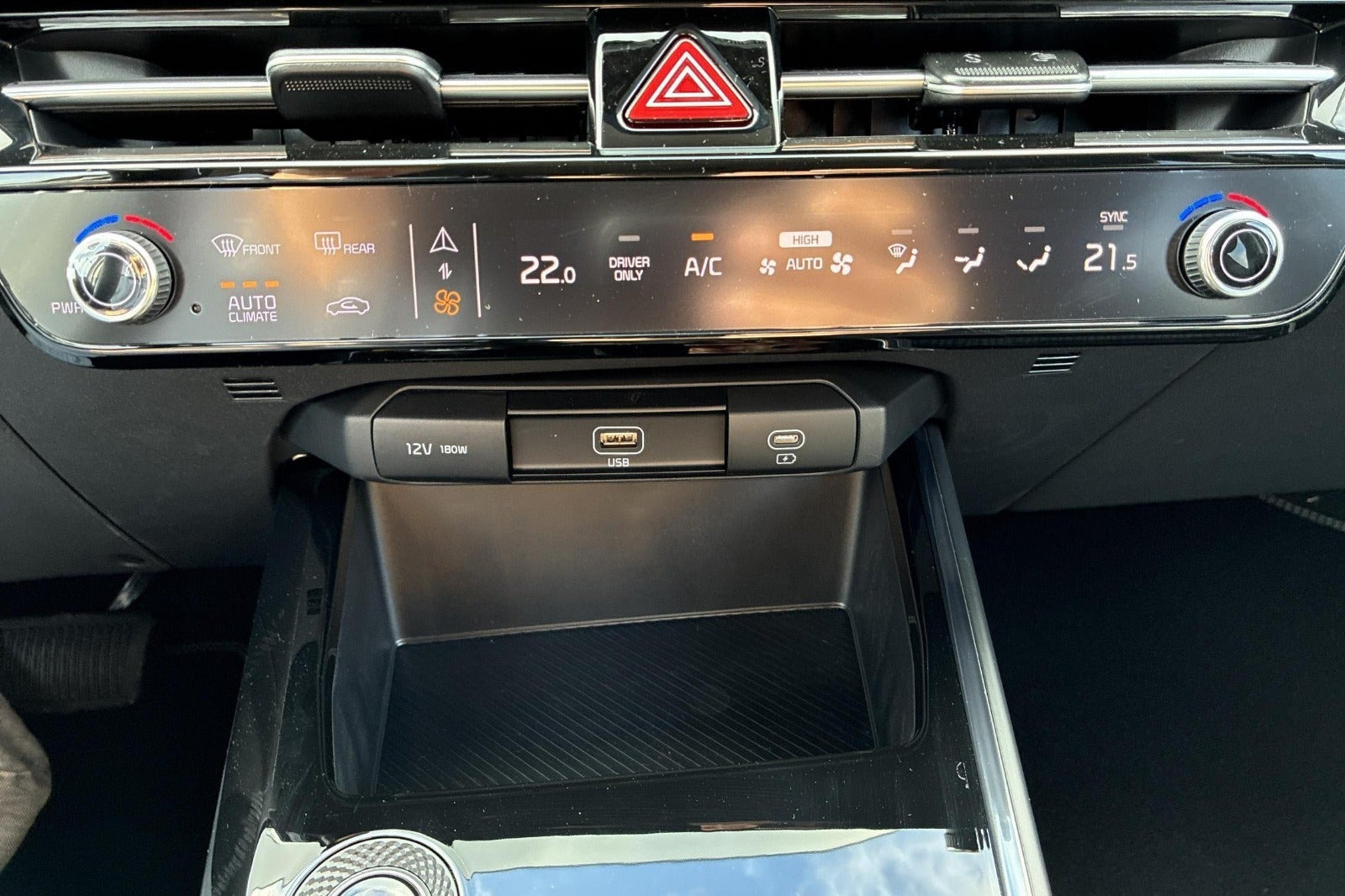 Hvid Kia Niro fra 2026