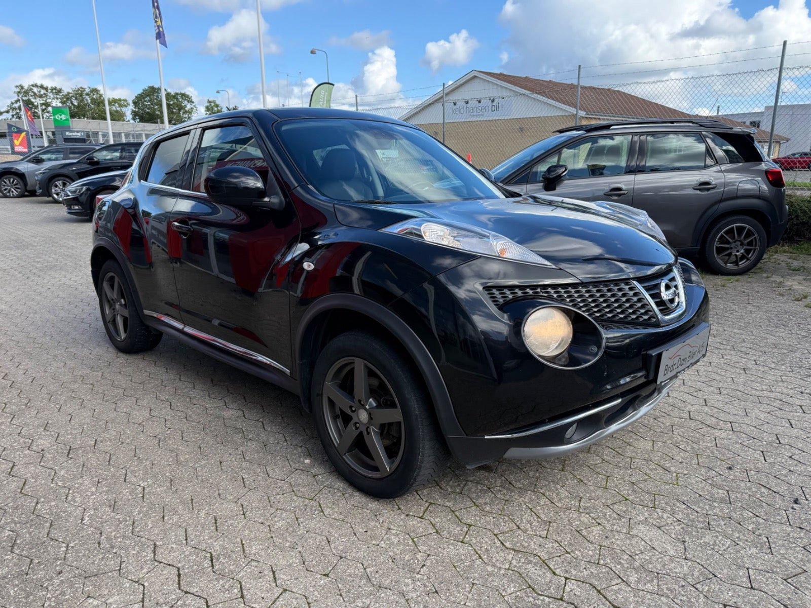 Sort Nissan Juke fra 2011