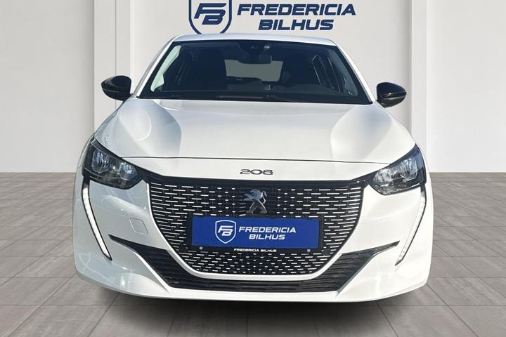 Hvid Peugeot e-208 fra 2023