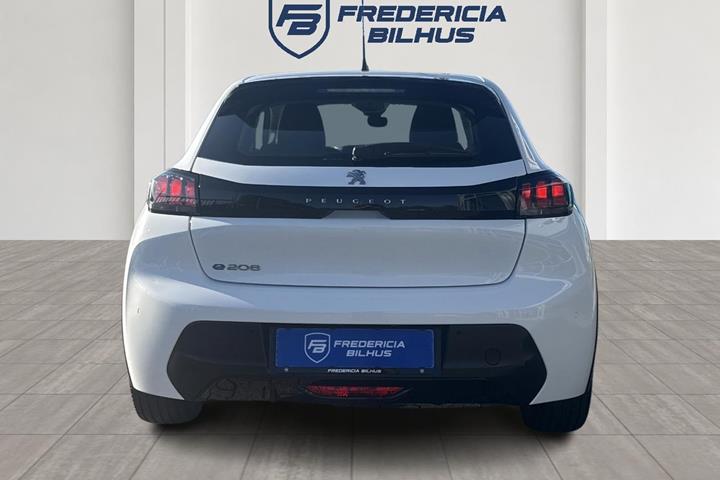 Hvid Peugeot e-208 fra 2023