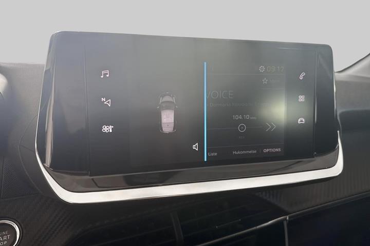 Hvid Peugeot e-208 fra 2023