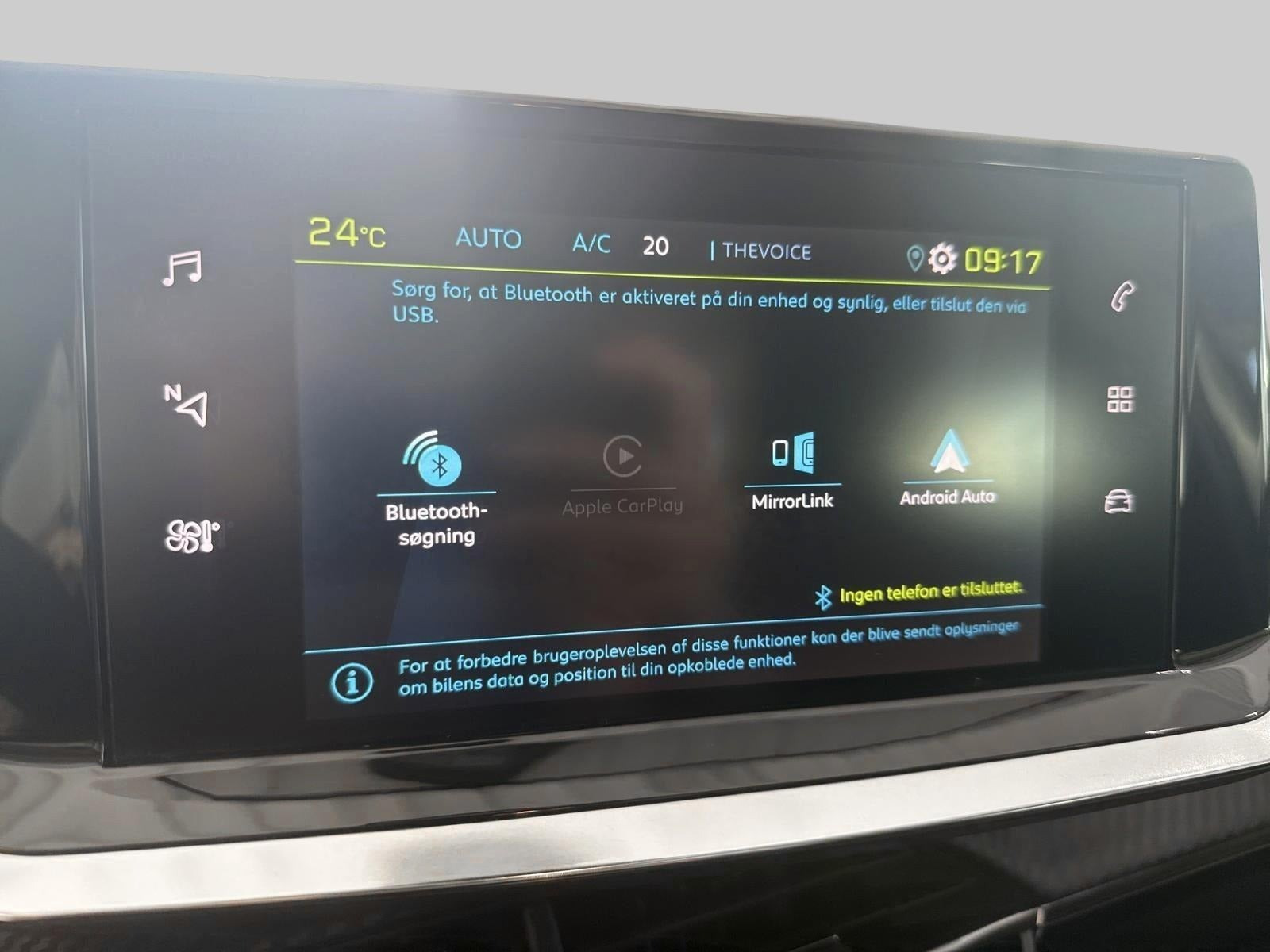 Hvid Peugeot e-208 fra 2023