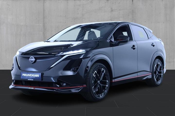 Sort Nissan Ariya fra 2026 set udefra