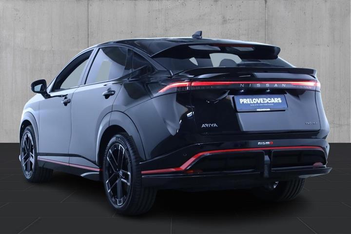Sort Nissan Ariya fra 2026