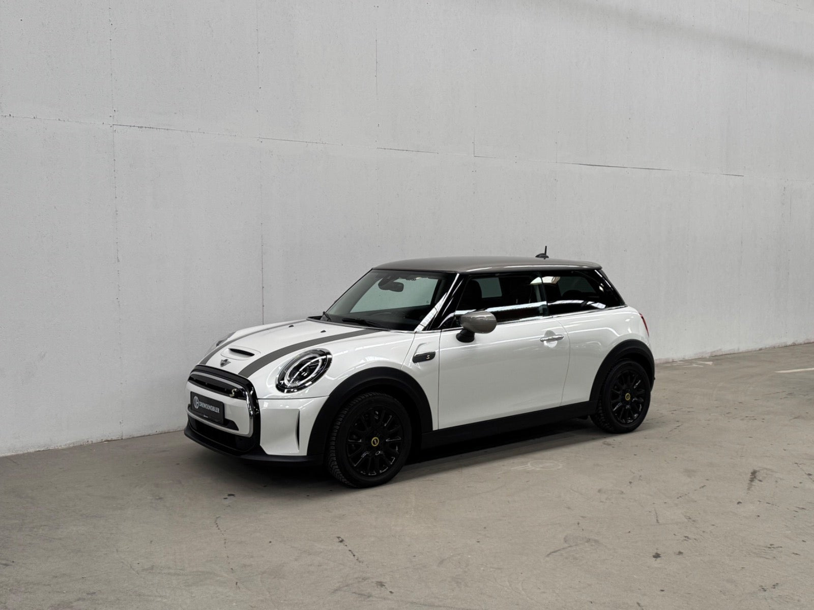 Hvid Mini Cooper SE fra 2023