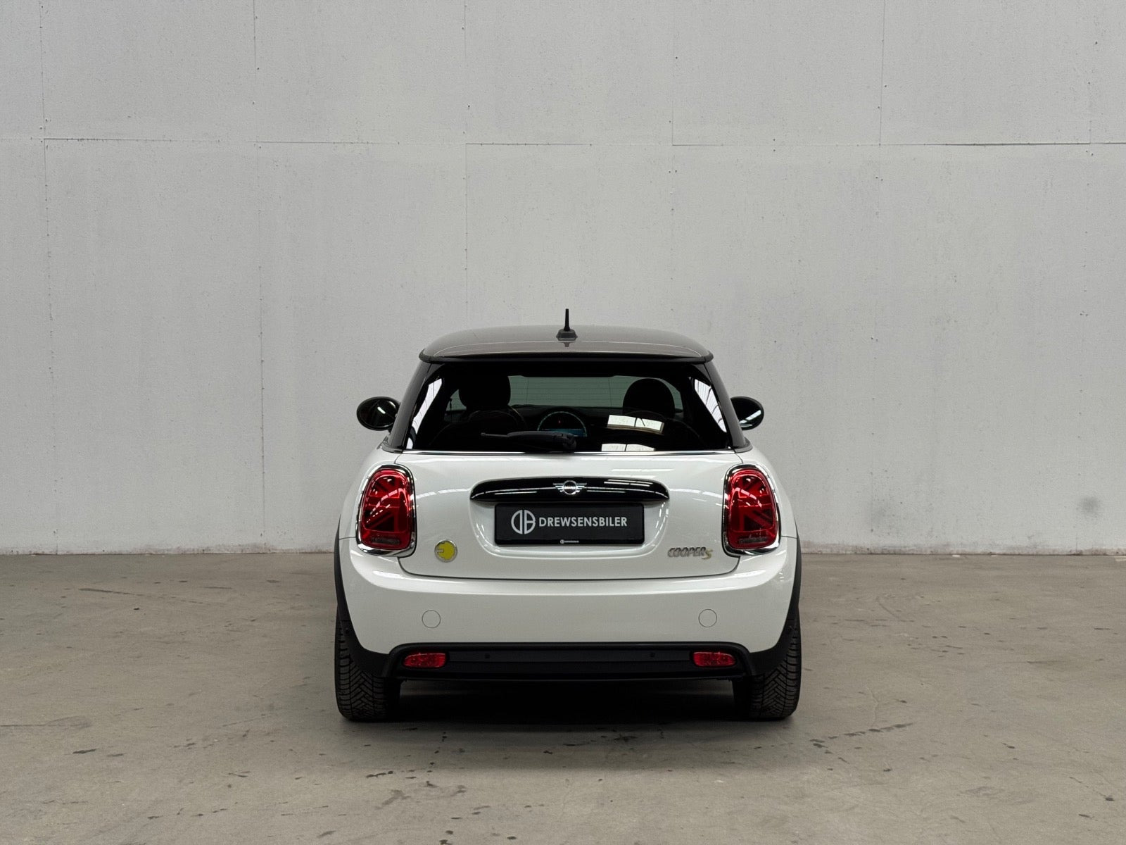 Hvid Mini Cooper SE fra 2023
