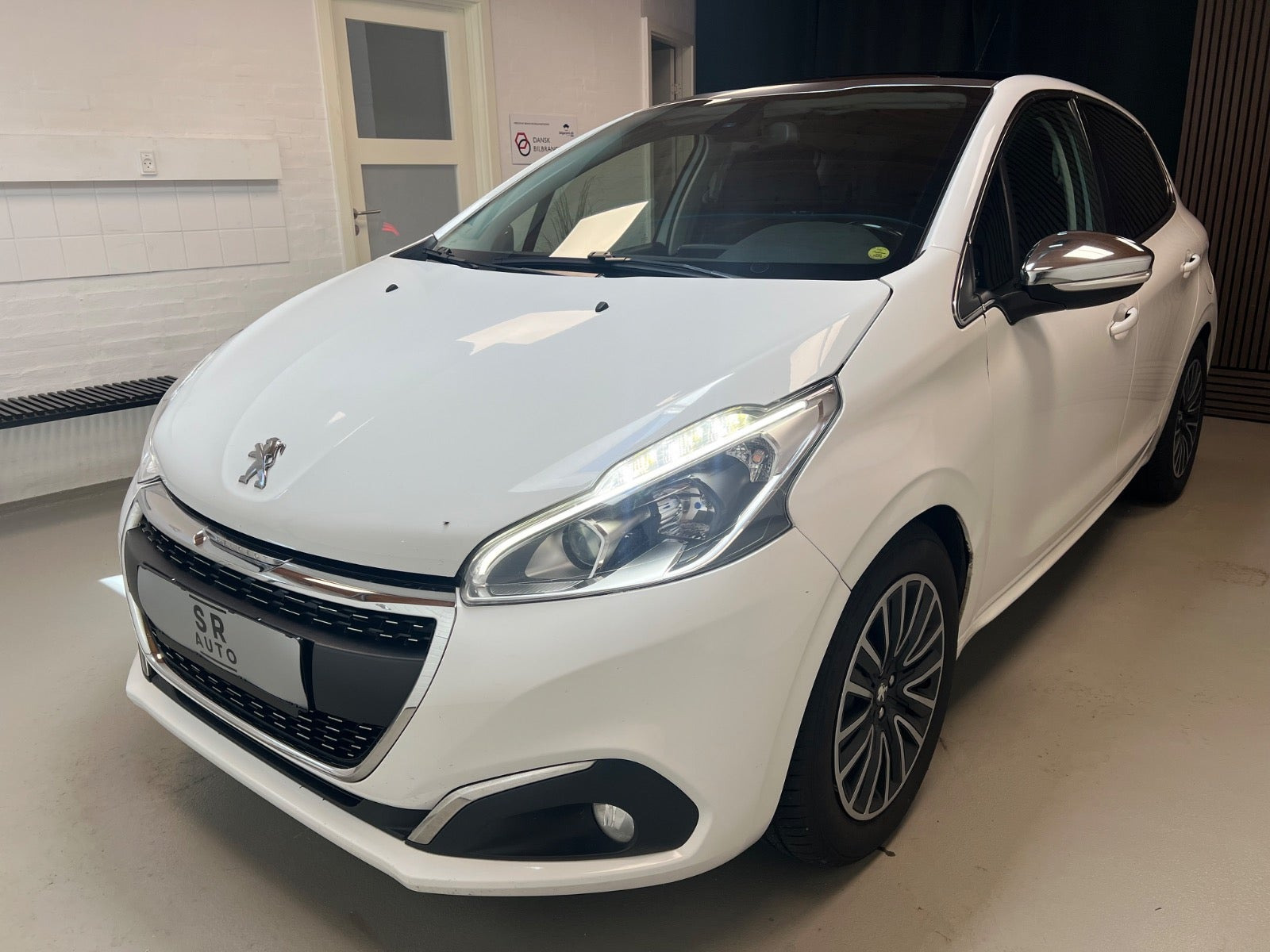 Peugeot 208 1,6 BlueHDi 100 Desire Sky