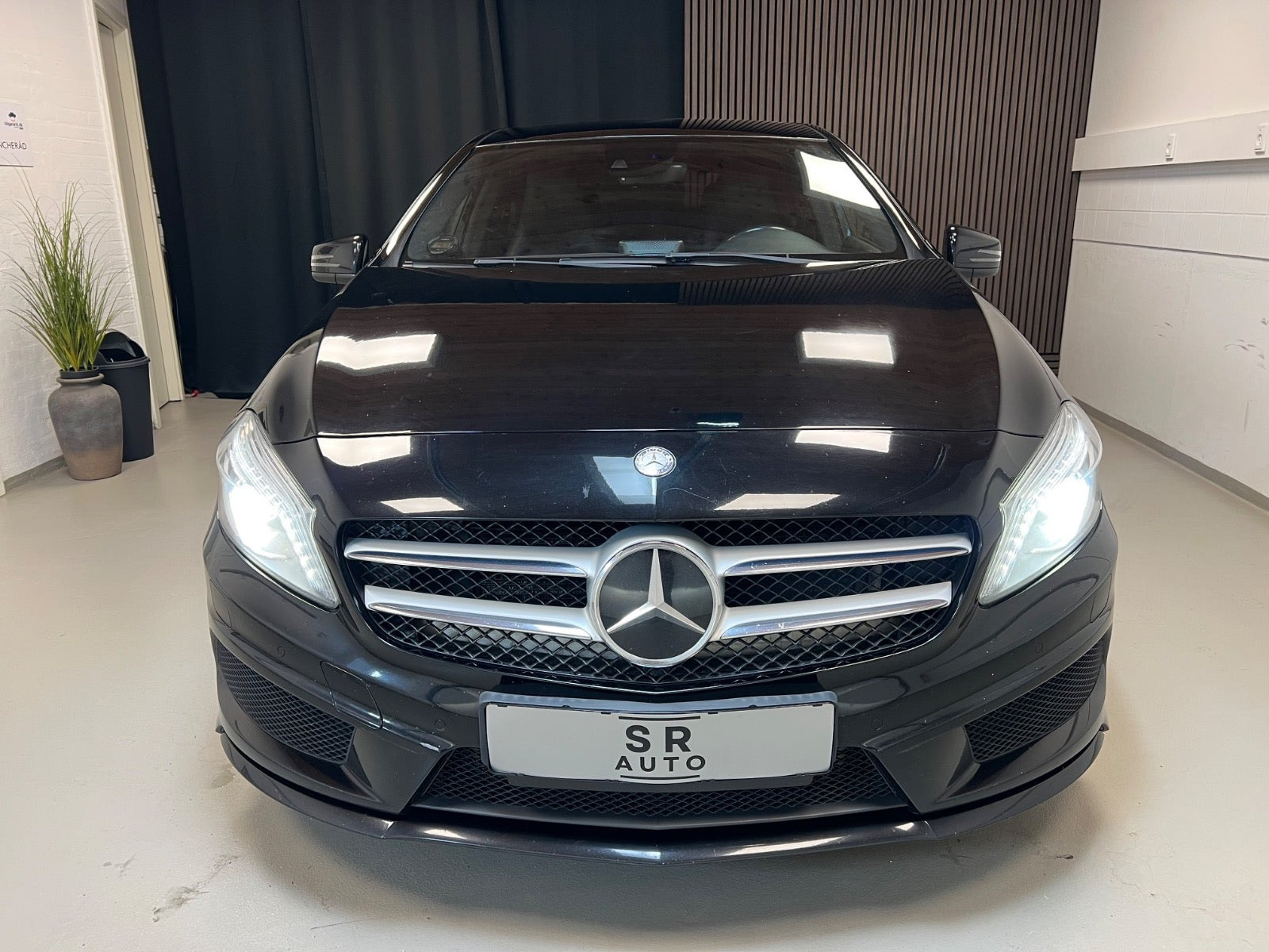 Sort Mercedes A180 fra 2014