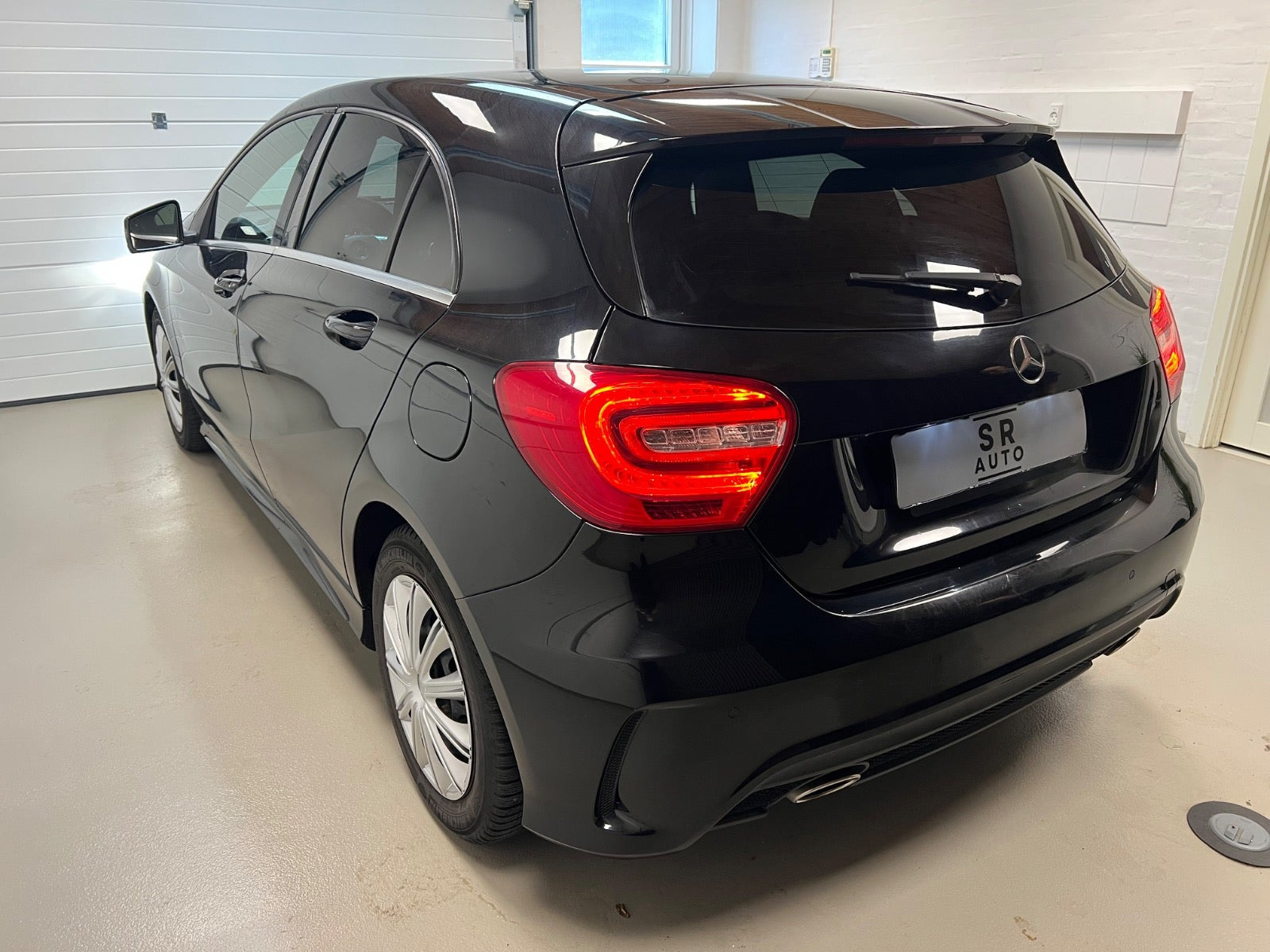 Sort Mercedes A180 fra 2014