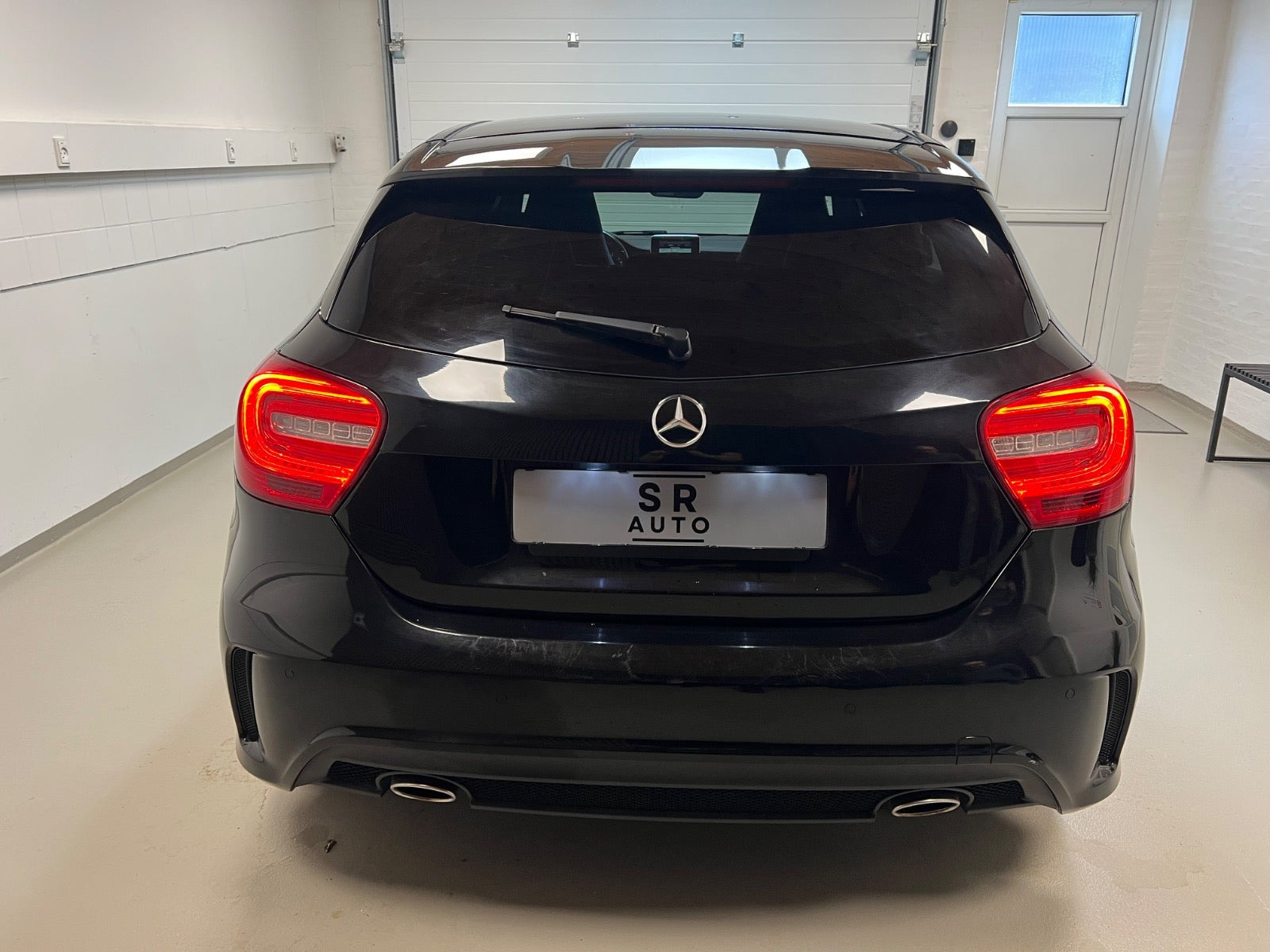 Sort Mercedes A180 fra 2014