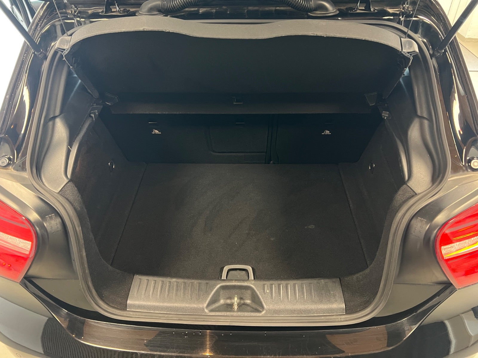 Sort Mercedes A180 fra 2014