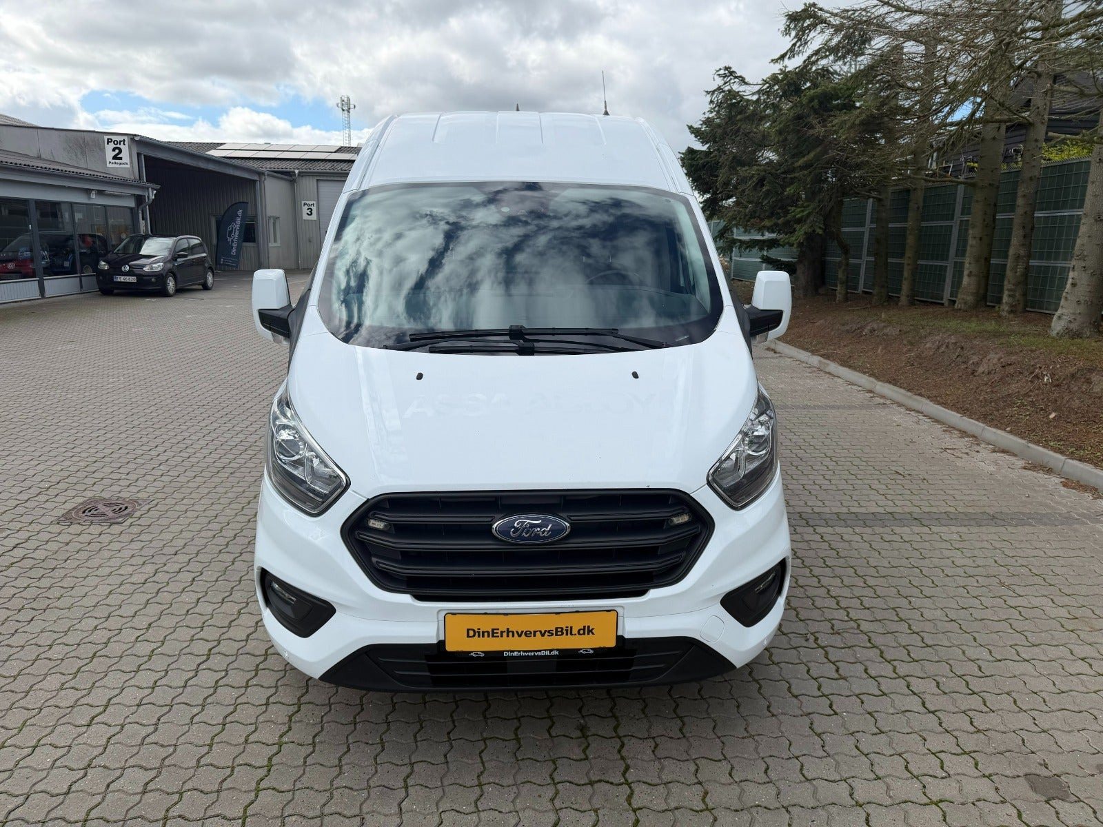 Hvid Ford Transit Custom 320 L2 fra 2021