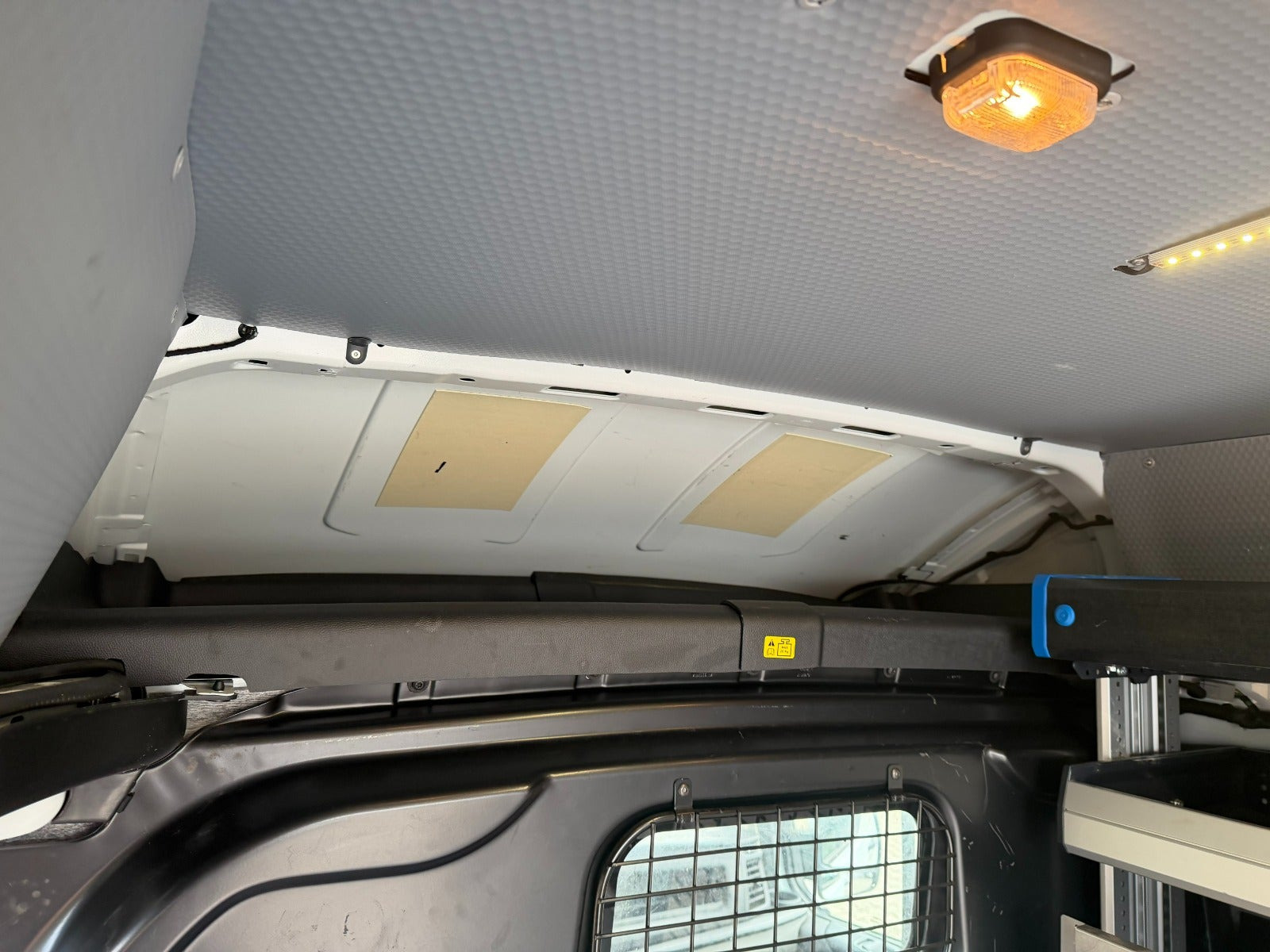 Hvid Ford Transit Custom 320 L2 fra 2021