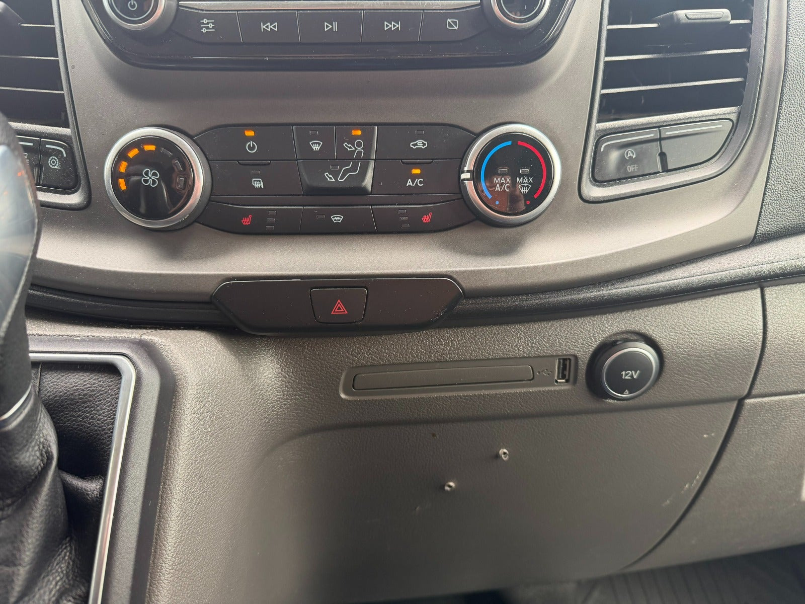 Hvid Ford Transit Custom 320 L2 fra 2021