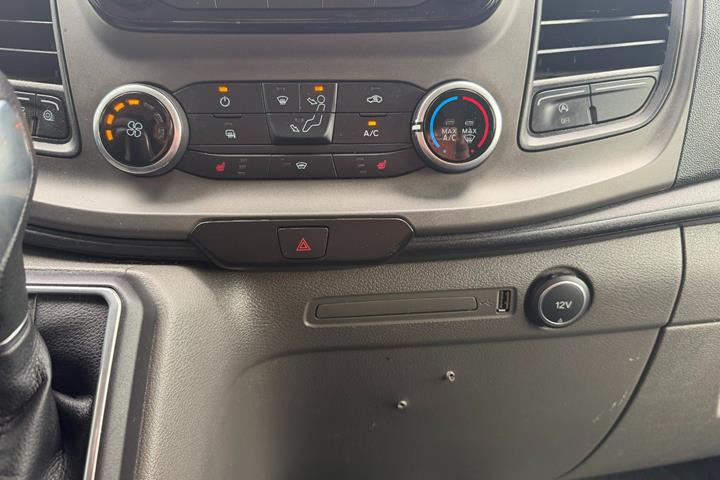 Hvid Ford Transit Custom 320 L2 fra 2021