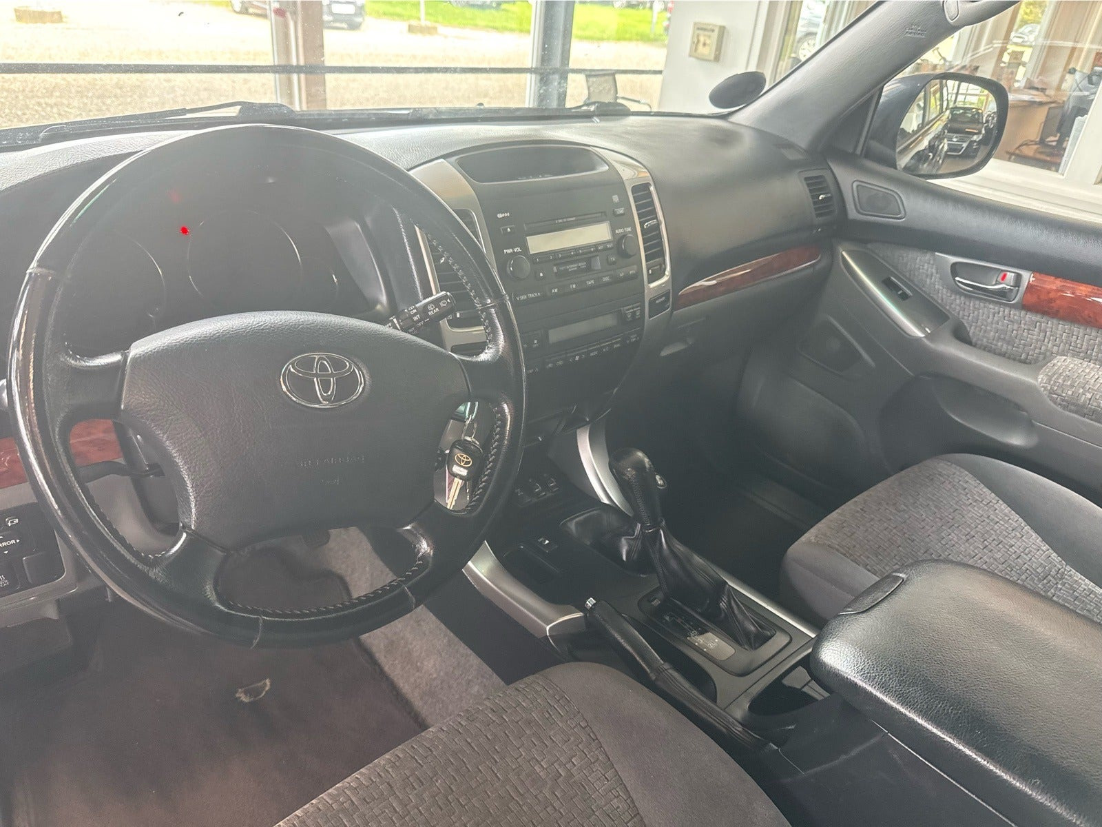 Sort Toyota Land Cruiser fra 2007