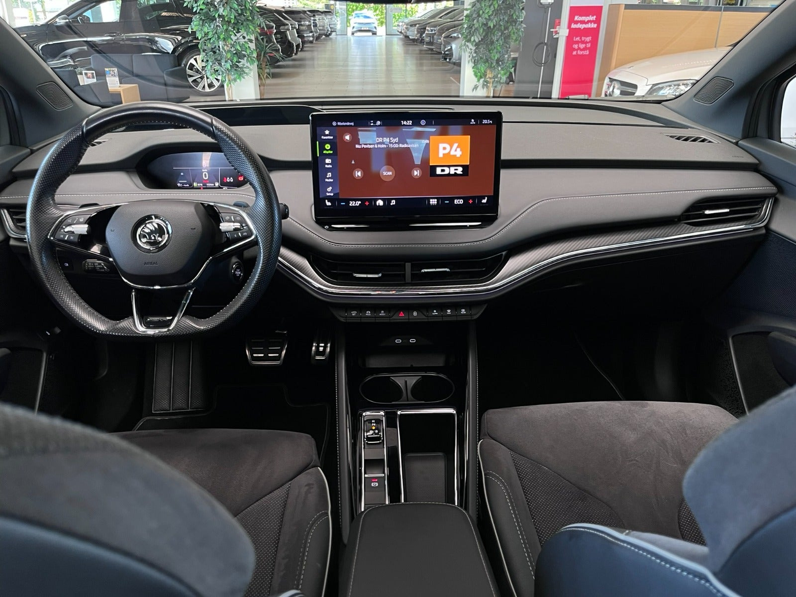 Grå Skoda Enyaq fra 2023