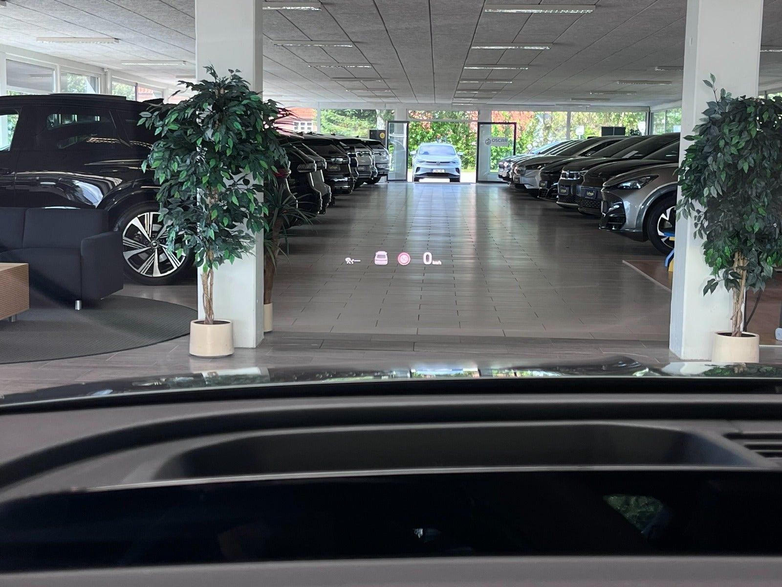 Grå Skoda Enyaq fra 2023
