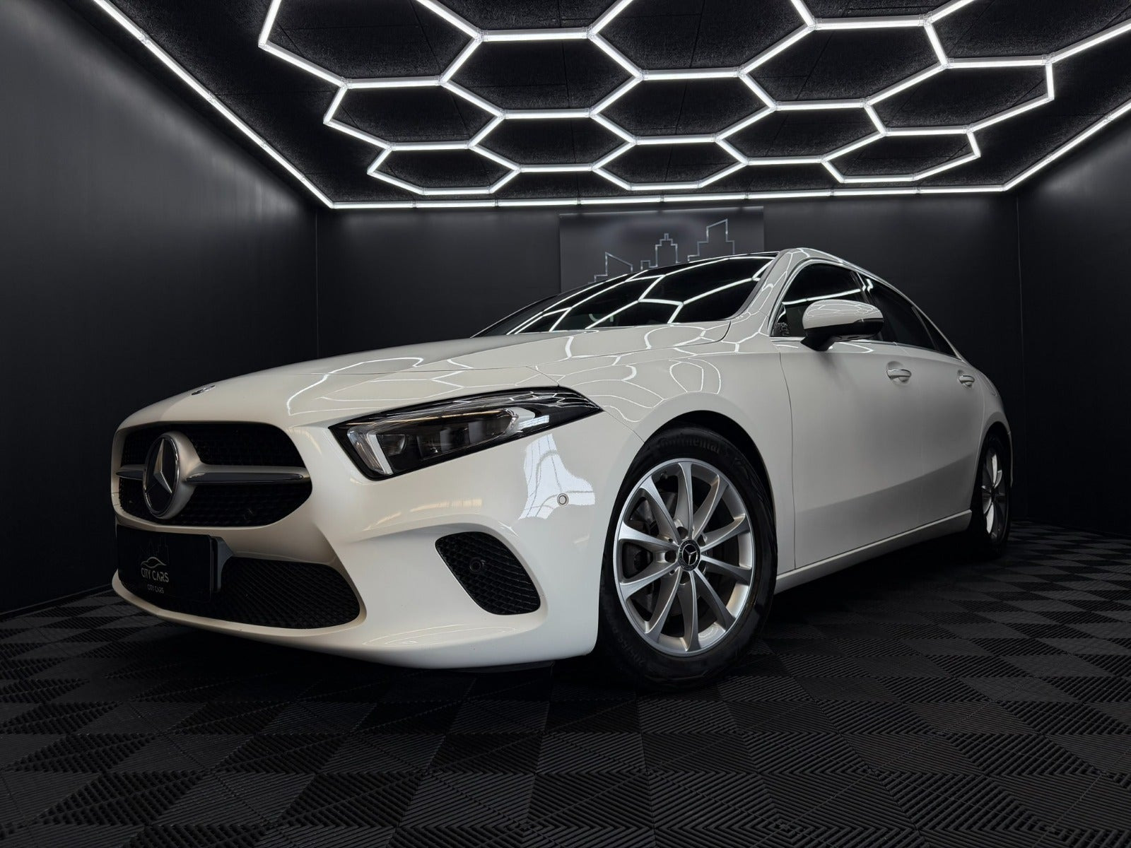 Hvid Mercedes A200 d fra 2020