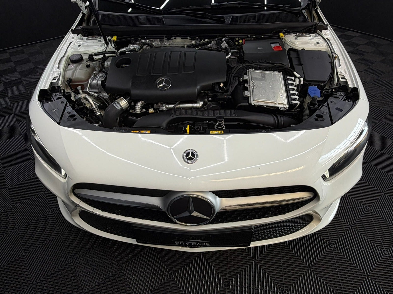 Hvid Mercedes A200 d fra 2020