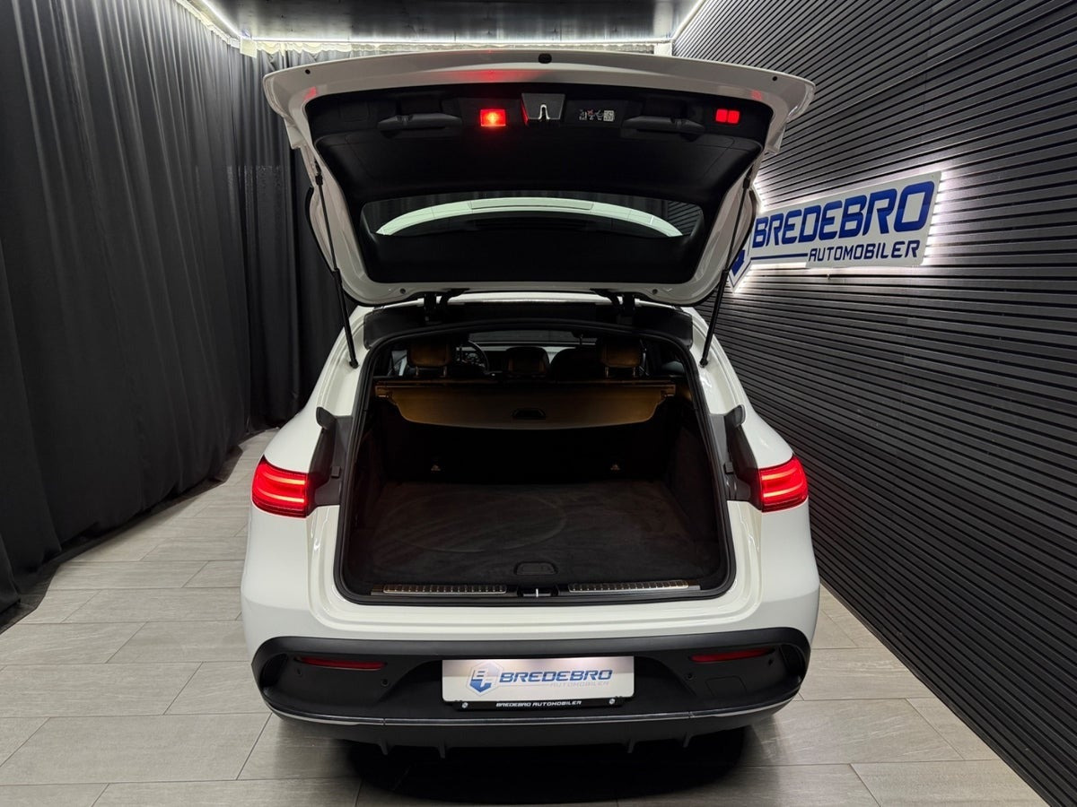 Hvid Mercedes EQC400 fra 2023