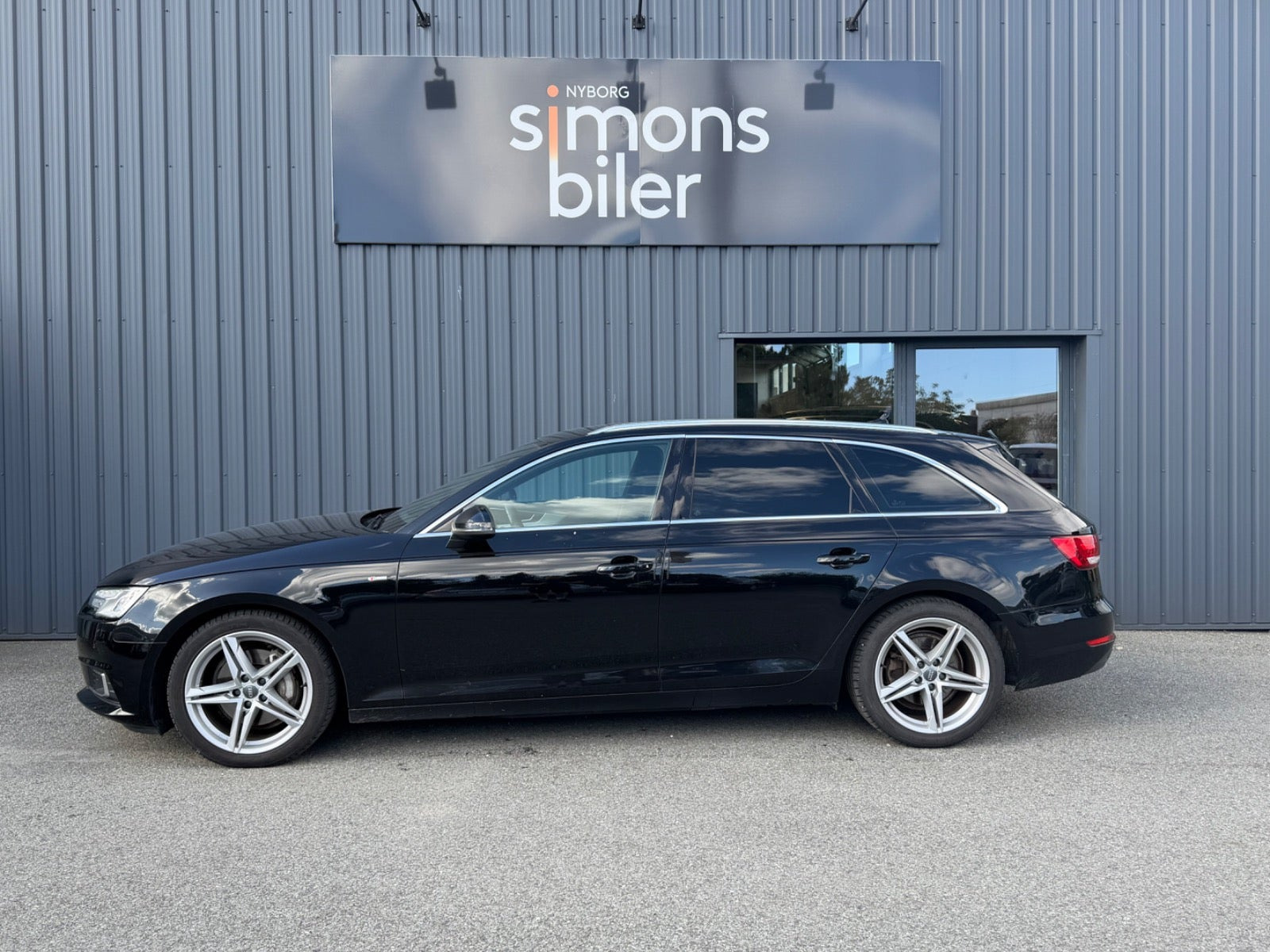 Sort Audi A4 fra 2016