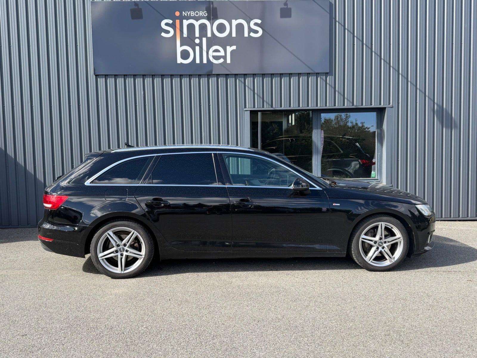 Sort Audi A4 fra 2016