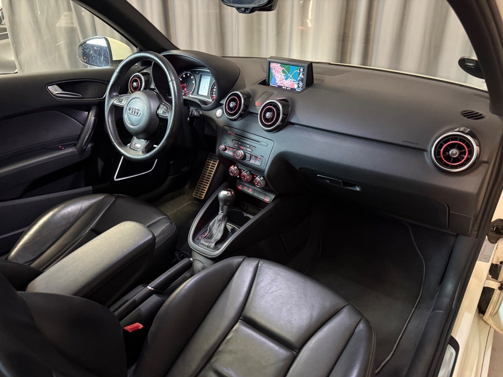 Hvid Audi A1 fra 2012