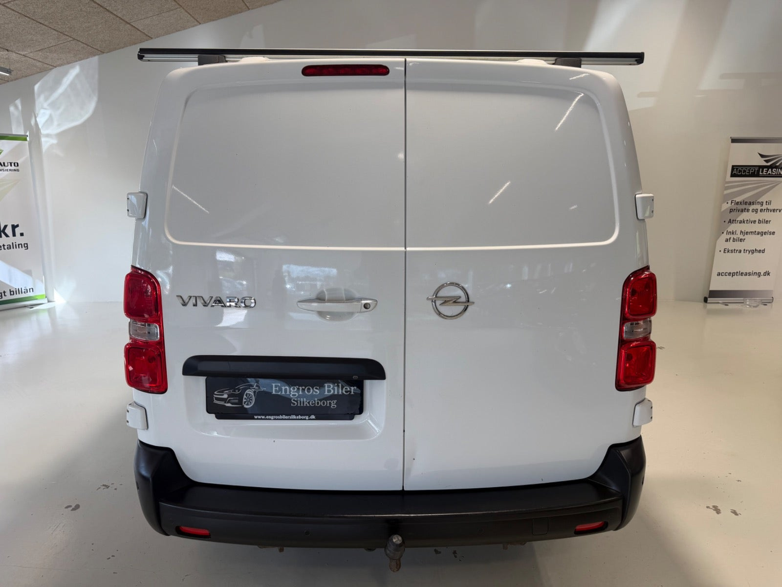 Hvid Opel Vivaro fra 2021