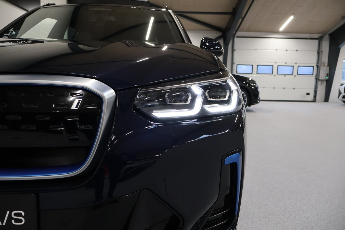 Sort BMW iX3 fra 2022