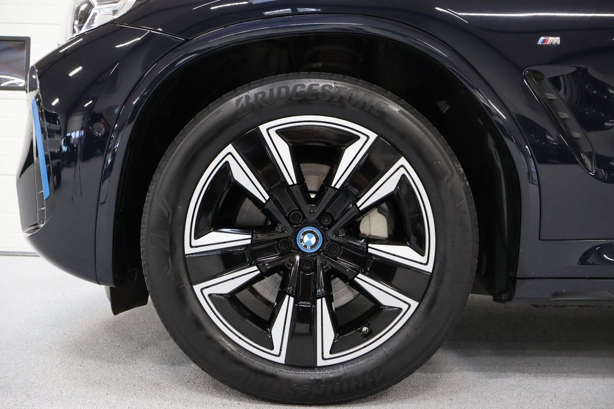 Sort BMW iX3 fra 2022