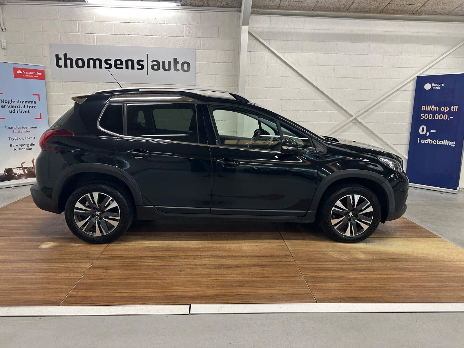 Sort Peugeot 2008 fra 2019