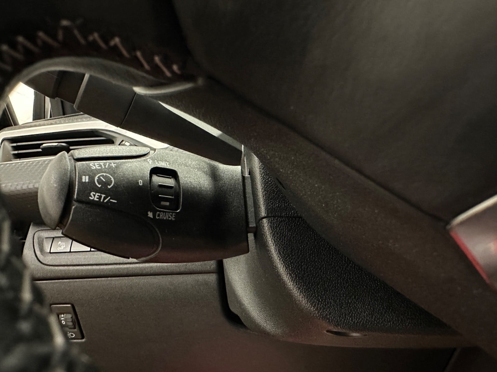 Sort Peugeot 2008 fra 2019